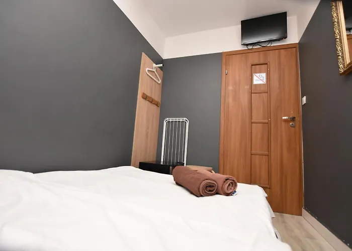 DUKES Hostel - Pokoje prywatne, RYNEK Wrocław